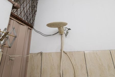 Casa à venda com 600m², 2 quartos e 3 vagas Casa à venda com 600m², 2 quartos e 3 vagasBanheiro de Serviço