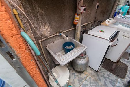 Casa à venda com 600m², 2 quartos e 3 vagas Casa à venda com 600m², 2 quartos e 3 vagasÁrea de Serviço