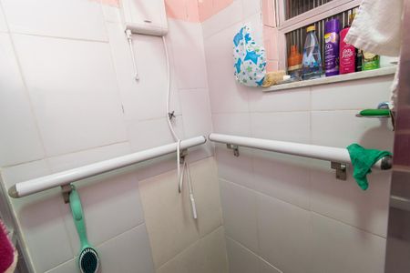 Casa à venda com 600m², 2 quartos e 3 vagas Casa à venda com 600m², 2 quartos e 3 vagasBanheiro