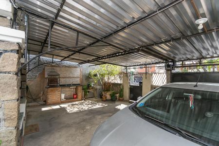 Casa à venda com 600m², 2 quartos e 3 vagas Casa à venda com 600m², 2 quartos e 3 vagasÁrea comum