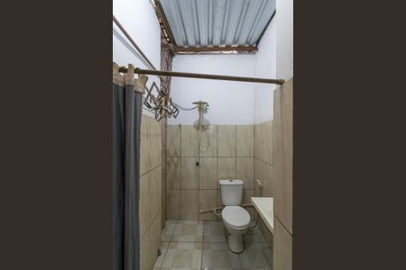 Casa à venda com 600m², 2 quartos e 3 vagas Casa à venda com 600m², 2 quartos e 3 vagasBanheiro de Serviço