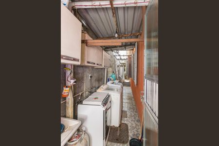 Casa à venda com 600m², 2 quartos e 3 vagas Casa à venda com 600m², 2 quartos e 3 vagasÁrea de Serviço