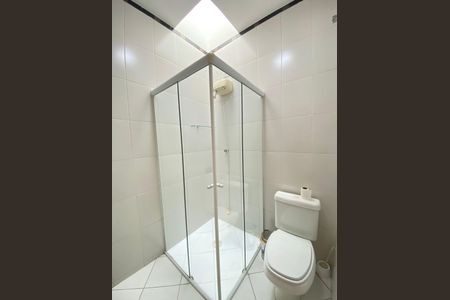 Casa à venda com 158m², 4 quartos e 2 vagasBanheiro Suíte 2