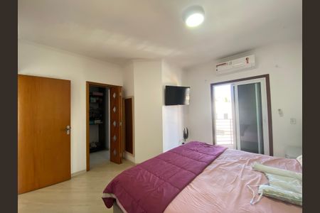 Casa à venda com 158m², 4 quartos e 2 vagasSuíte 1