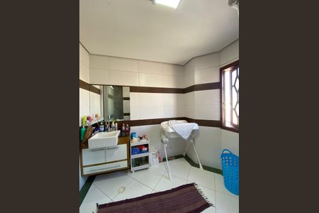 Casa à venda com 158m², 4 quartos e 2 vagasBanheiro Suíte 1