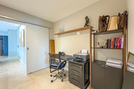 Apartamento à venda com 127m², 3 quartos e 2 vagasEscritório