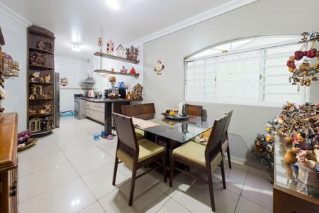Casa para alugar com 130m², 3 quartos e 3 vagas Casa para alugar com 130m², 3 quartos e 3 vagasCozinha / Área de Serviço