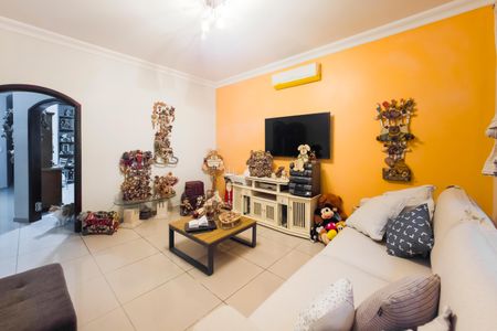 Casa para alugar com 130m², 3 quartos e 3 vagas Casa para alugar com 130m², 3 quartos e 3 vagasSala