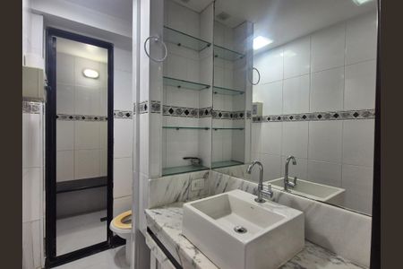 Apartamento para alugar com 240m², 3 quartos e 2 vagasBanheiro da Suíte