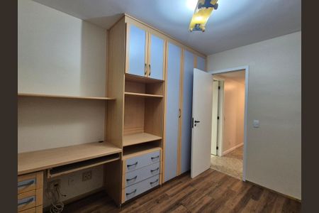 Apartamento para alugar com 240m², 3 quartos e 2 vagasQuarto