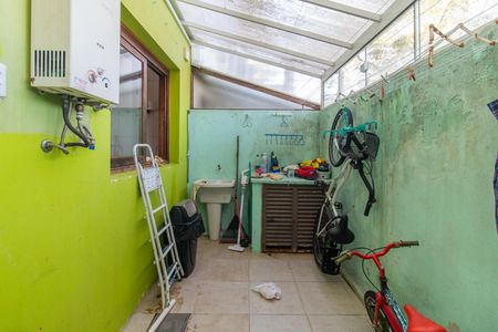 Casa de condomínio à venda com 110m², 3 quartos e 2 vagasQuintal