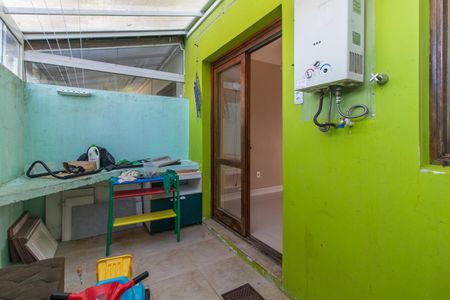 Casa de condomínio à venda com 110m², 3 quartos e 2 vagasQuintal