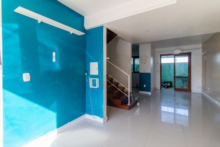 Casa de condomínio à venda com 110m², 3 quartos e 2 vagasSala