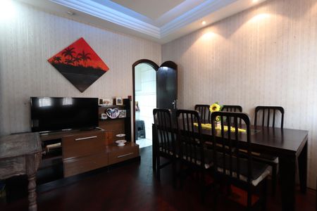 Casa à venda com 190m², 4 quartos e 4 vagasSala