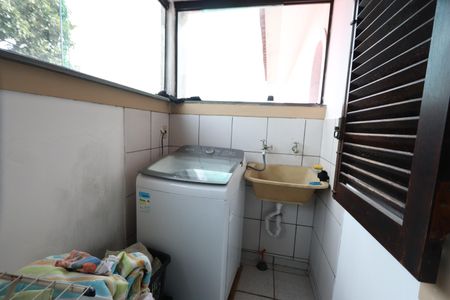 Casa à venda com 190m², 4 quartos e 4 vagasLavanderia