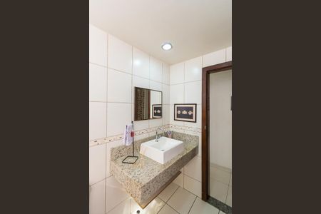 Apartamento à venda com 101m², 2 quartos e 1 vagaBanheiro Social