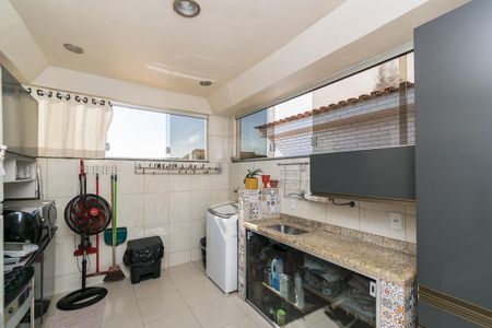 Apartamento à venda com 101m², 2 quartos e 1 vagaCozinha