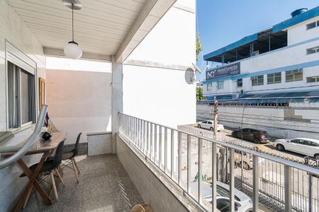 Apartamento à venda com 101m², 2 quartos e 1 vagaVaranda