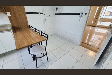 Apartamento para alugar com 154m², 3 quartos e 1 vagaDetalhe da cozinha