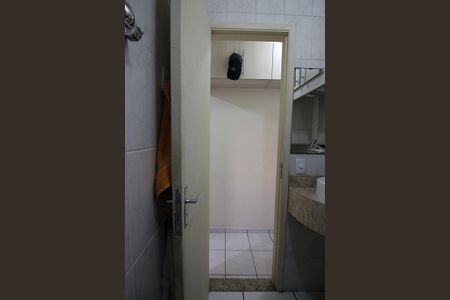 Casa de condomínio à venda com 105m², 2 quartos e 1 vagaBanheiro Social