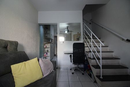 Casa de condomínio à venda com 105m², 2 quartos e 1 vagaSala