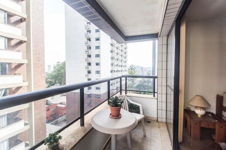 Apartamento à venda com 172m², 3 quartos e 2 vagasVaranda