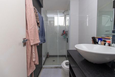 Apartamento à venda com 67m², 2 quartos e 1 vaga Apartamento à venda com 67m², 2 quartos e 1 vagaBanheiro da Suíte