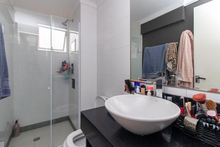 Apartamento à venda com 67m², 2 quartos e 1 vaga Apartamento à venda com 67m², 2 quartos e 1 vagaBanheiro da Suíte