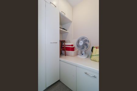 Apartamento à venda com 131m², 3 quartos e 2 vagas Apartamento à venda com 131m², 3 quartos e 2 vagasÁrea de Serviço