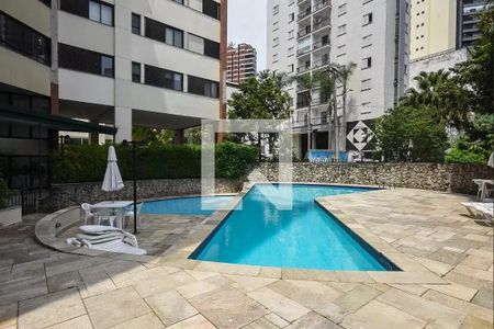 Apartamento à venda com 131m², 3 quartos e 2 vagas Apartamento à venda com 131m², 3 quartos e 2 vagasÁrea comum - Piscina