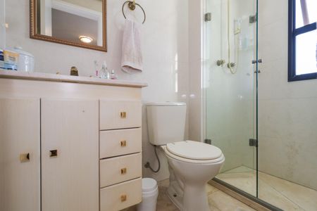 Apartamento à venda com 131m², 3 quartos e 2 vagas Apartamento à venda com 131m², 3 quartos e 2 vagasBanheiro da Suíte 3