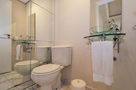 Apartamento à venda com 131m², 3 quartos e 2 vagas Apartamento à venda com 131m², 3 quartos e 2 vagasLavabo