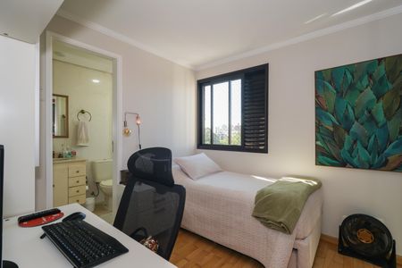 Apartamento à venda com 131m², 3 quartos e 2 vagas Apartamento à venda com 131m², 3 quartos e 2 vagasSuíte 3