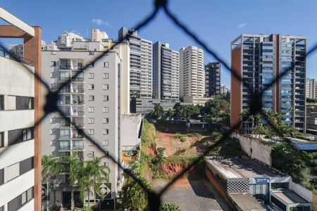 Apartamento à venda com 131m², 3 quartos e 2 vagas Apartamento à venda com 131m², 3 quartos e 2 vagasVista da Suíte 2