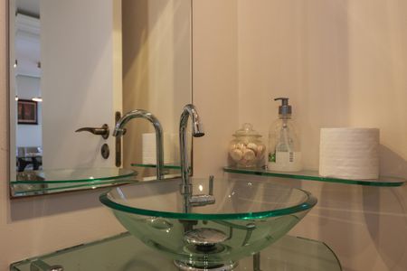 Apartamento à venda com 131m², 3 quartos e 2 vagas Apartamento à venda com 131m², 3 quartos e 2 vagasLavabo