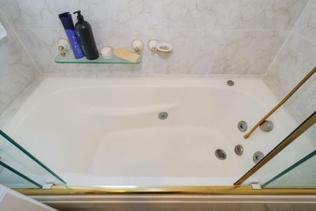 Apartamento à venda com 131m², 3 quartos e 2 vagas Apartamento à venda com 131m², 3 quartos e 2 vagasBanheiro da Suíte 1