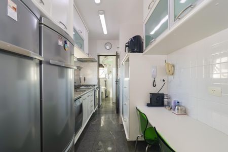 Apartamento à venda com 131m², 3 quartos e 2 vagas Apartamento à venda com 131m², 3 quartos e 2 vagasCozinha