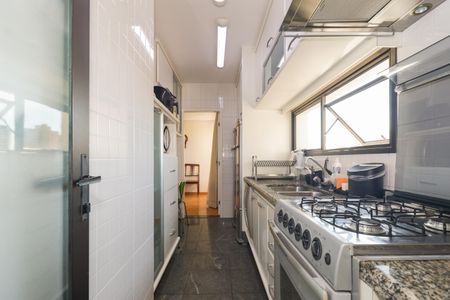 Apartamento à venda com 131m², 3 quartos e 2 vagas Apartamento à venda com 131m², 3 quartos e 2 vagasCozinha