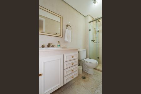 Apartamento à venda com 131m², 3 quartos e 2 vagas Apartamento à venda com 131m², 3 quartos e 2 vagasBanheiro da Suíte 2