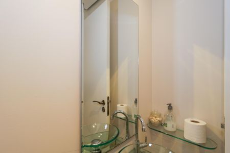 Apartamento à venda com 131m², 3 quartos e 2 vagas Apartamento à venda com 131m², 3 quartos e 2 vagasLavabo