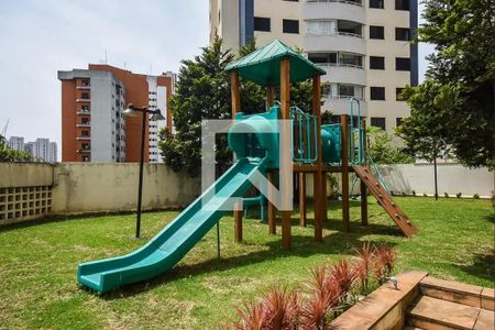 Apartamento à venda com 131m², 3 quartos e 2 vagas Apartamento à venda com 131m², 3 quartos e 2 vagasÁrea comum - Playground