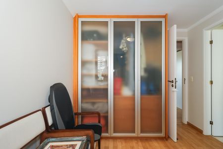 Apartamento à venda com 131m², 3 quartos e 2 vagas Apartamento à venda com 131m², 3 quartos e 2 vagasSuíte 2