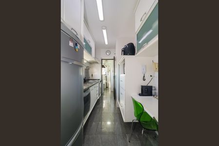 Apartamento à venda com 131m², 3 quartos e 2 vagas Apartamento à venda com 131m², 3 quartos e 2 vagasCozinha