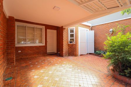 Casa à venda com 230m², 4 quartos e 1 vaga Casa à venda com 230m², 4 quartos e 1 vagaGaragem