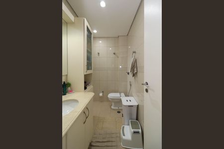 Casa à venda com 230m², 4 quartos e 1 vaga Casa à venda com 230m², 4 quartos e 1 vagaBanheiro