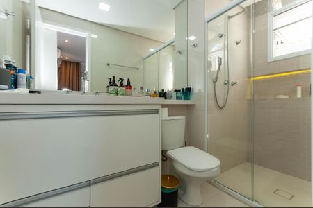 Apartamento para alugar com 110m², 3 quartos e 2 vagas Apartamento para alugar com 110m², 3 quartos e 2 vagasBanheiro do quarto 1 Suíte