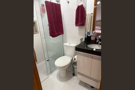 Casa de condomínio à venda com 130m², 3 quartos e 2 vagasBanheiro 2