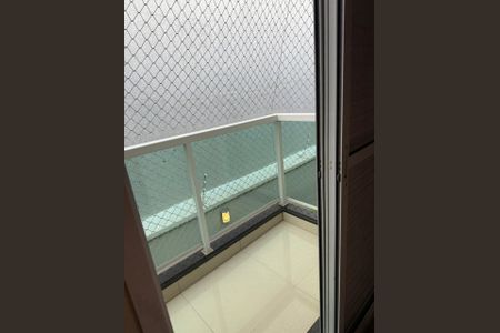 Casa de condomínio à venda com 130m², 3 quartos e 2 vagasVaranda do Quarto 1