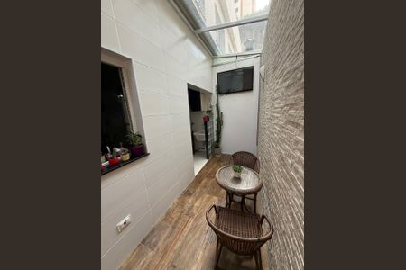 Casa de condomínio à venda com 130m², 3 quartos e 2 vagasChurrasqueira