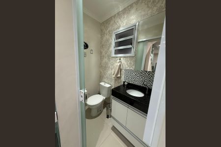 Casa de condomínio à venda com 130m², 3 quartos e 2 vagasBanheiro 3